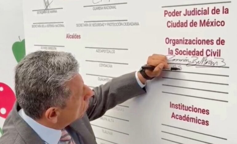 Raúl Sapién Santos, firmó el Pacto contra la extorsión, con los tres órganos del gobierno de la Ciudad de México.