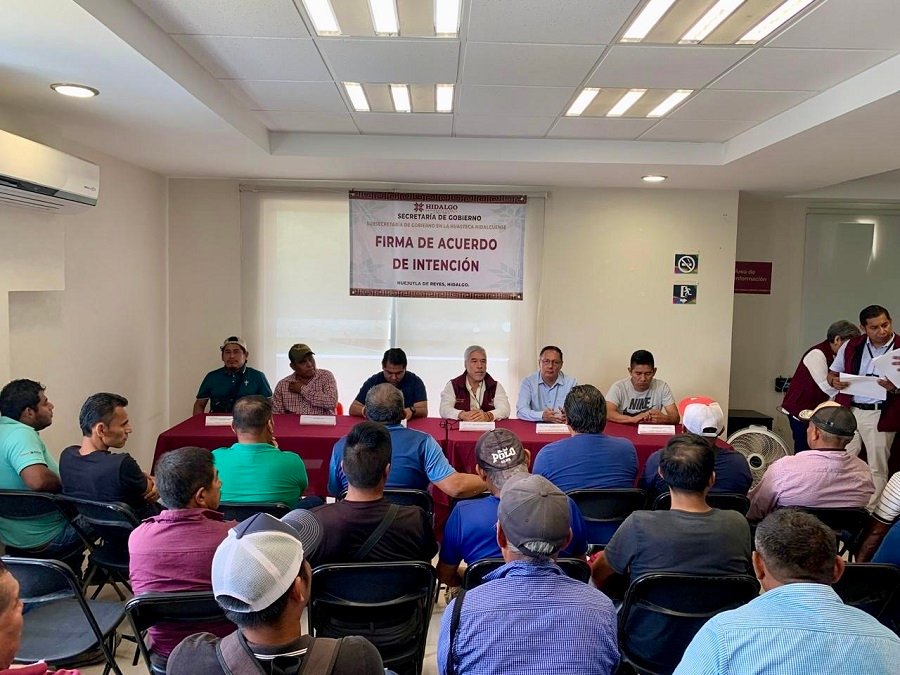 Carpinteros y Productores de Carbón Firman Acuerdo con Segobh