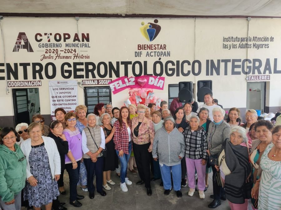 Celebran a madres adultas mayores en CGIs y Casas de Día