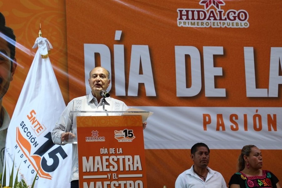 Celebran a Maestras y Maestros de la Huasteca Hidalguense