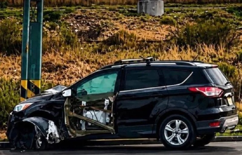 Conductor de Camoneta Ford, Color Negro, Perdió El Control de La Unidad, Salió de La Cinta Asfáltica y Chocó Contra un Poste: Murió