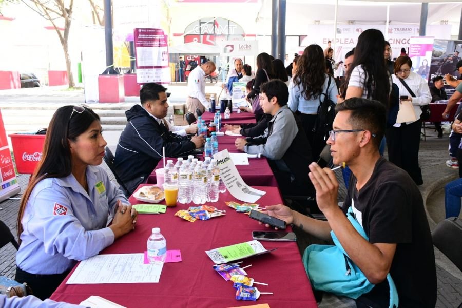 Participaron 25 empresas y 15 módulos informativos de dependencias estatales y federales en “Emplea Tulancingo 2026”