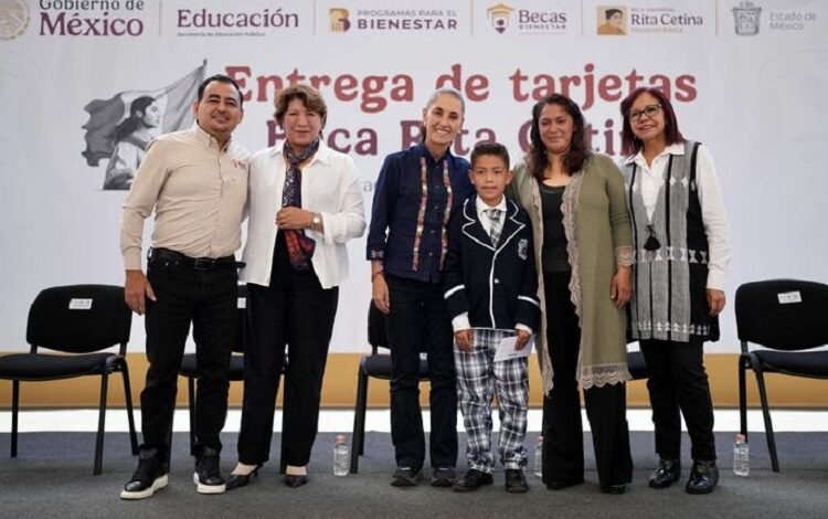 En Lerma, Edomex, Presidenta Claudia Sheinbaum Entrega Tarjetas de La Beca Rita Cetina Para Uniformes y Útiles; Los Programas Para El Bienestar Benefician A 32 Millones de Familias