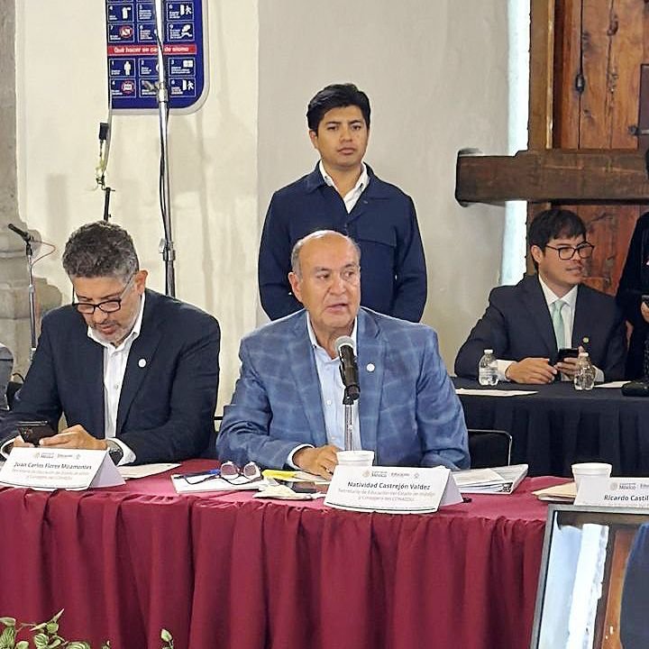 Hidalgo participa en reunión nacional de autoridades educativas