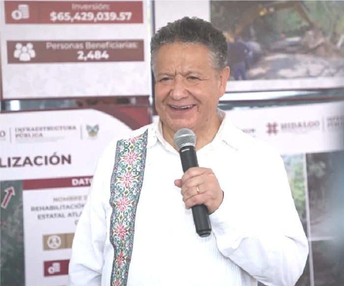 Julio Menchaca entrega apoyos al campo y refuerza combate al gusano barrenador en Atlapexco