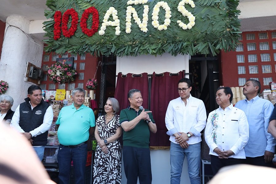 Julio Menchaca destaca legado e identidad del mercado Primero de Mayo