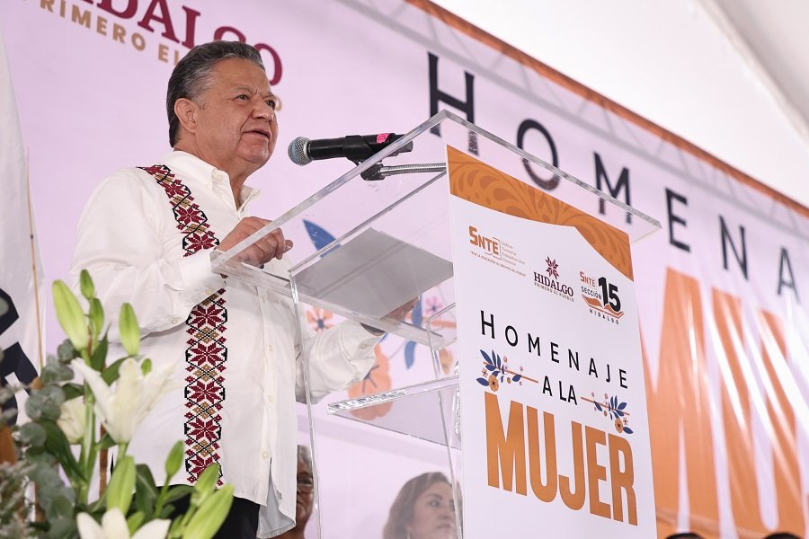 Menchaca Salazar Reconoce la Fuerza y El Aporte de Las Mujeres en La Educación