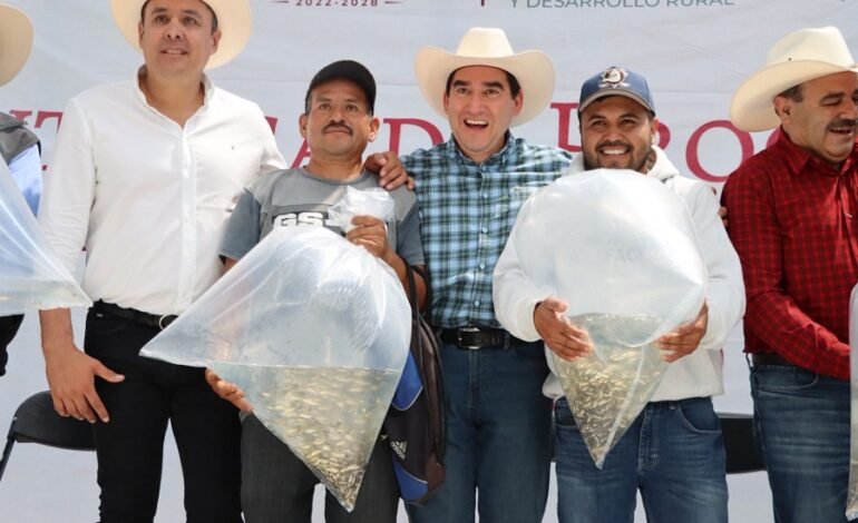 Del suelo al agua: Hidalgo impulsa la productividad del campo con análisis de suelo y crías de peces