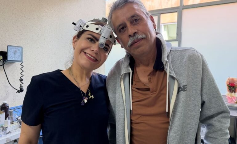 Devuelve IMSS Hidalgo salud auditiva a adulto mayor con malformación congénita