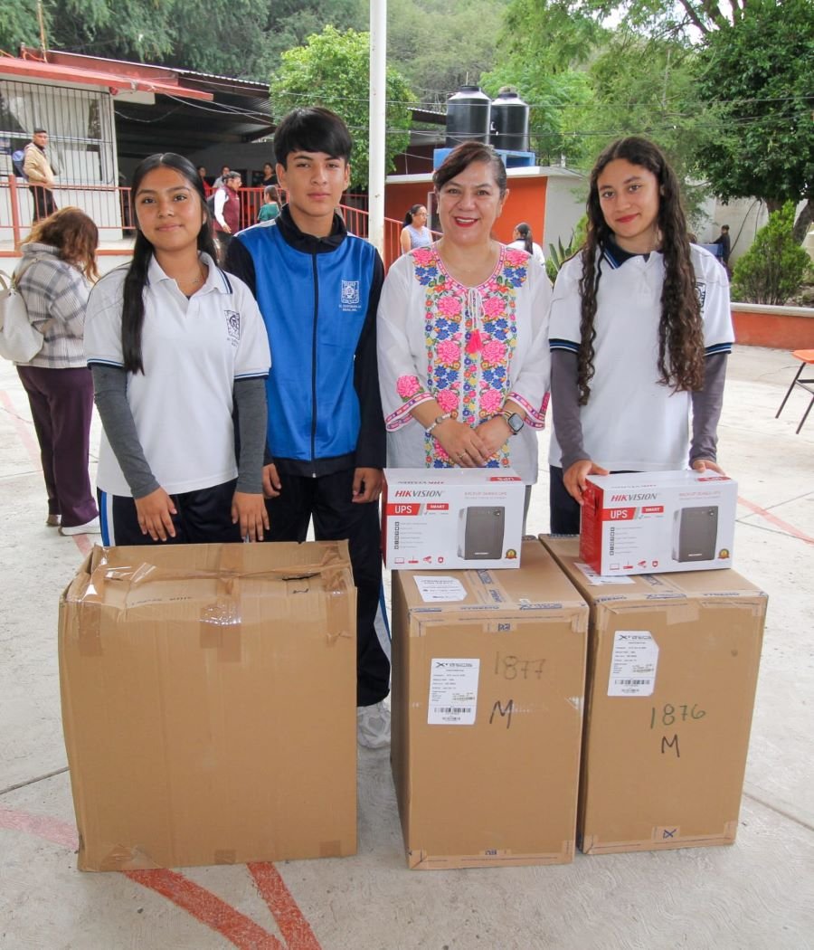 IHE fortalece equipamiento escolar en la Sierra Alta