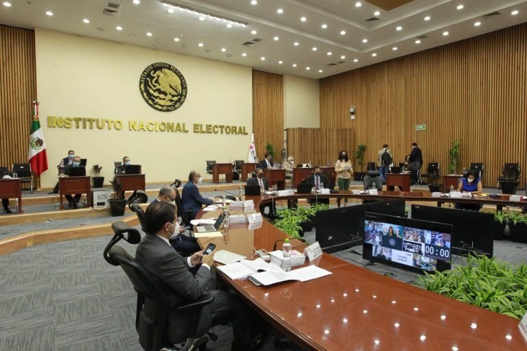 Multa el INE al PRI, PAN, PRD y PESH por Contratar a  Provedor sin Capacidad Para Prestar los Servicios Contratados