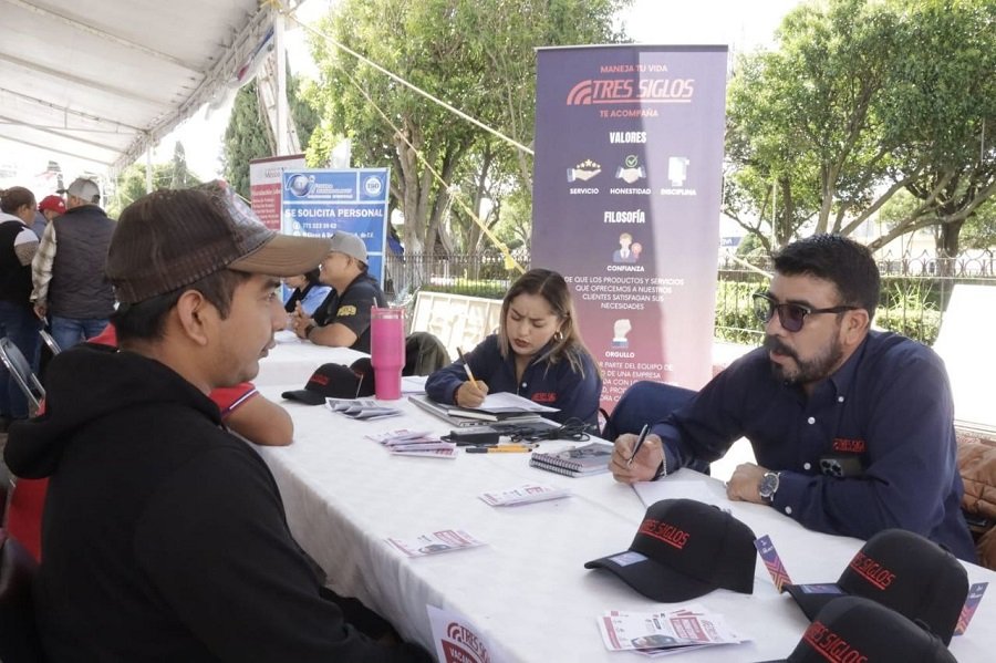 Realizan Feria de Empleo en el municipio de Apan
