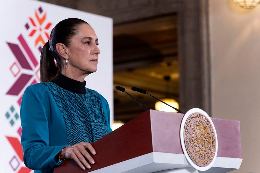 Presidenta Sheinbaum solicita a FGR investigación sobre aeronave del FBI; todo indica que el embajador mintió
