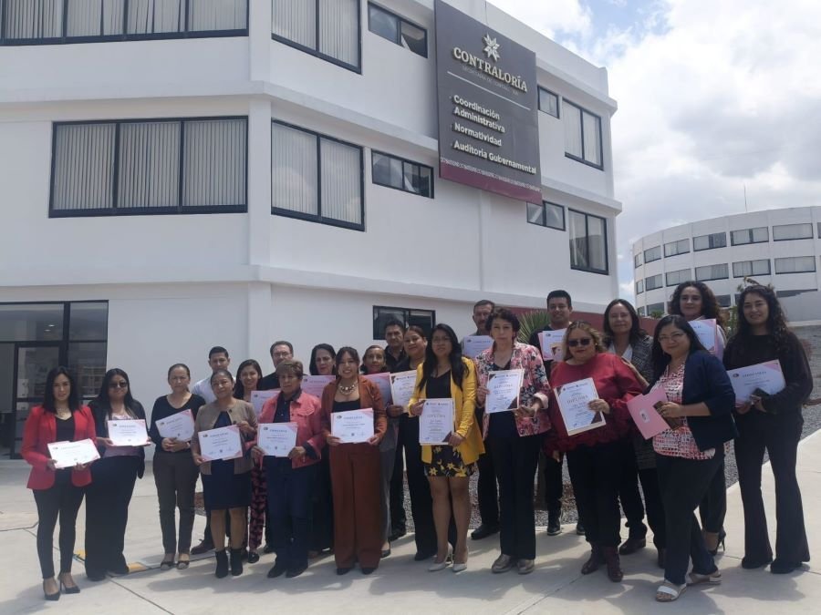 Colegio de Contadoras Hidalguenses imparte capacitación sobre declaración anual y deducciones fiscales