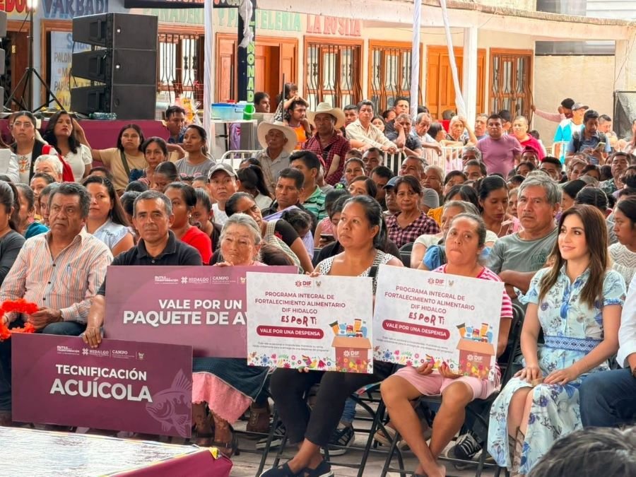 Contraloría fortalece la transparencia durante la entrega de apoyos sociales en Calnali y Huazalingo