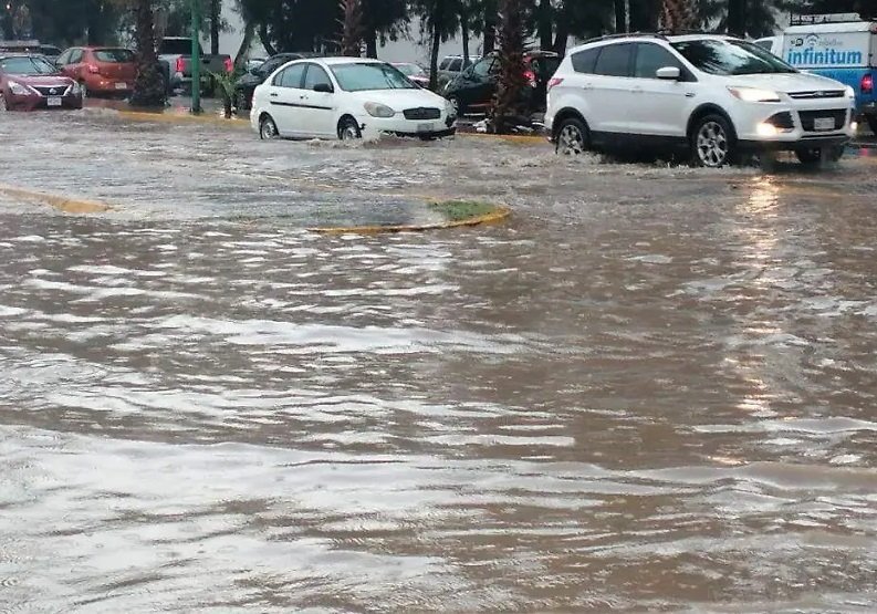 Granizada en Tula Deja Calles Anegadas, Apagones y Fugas de Agua Potable