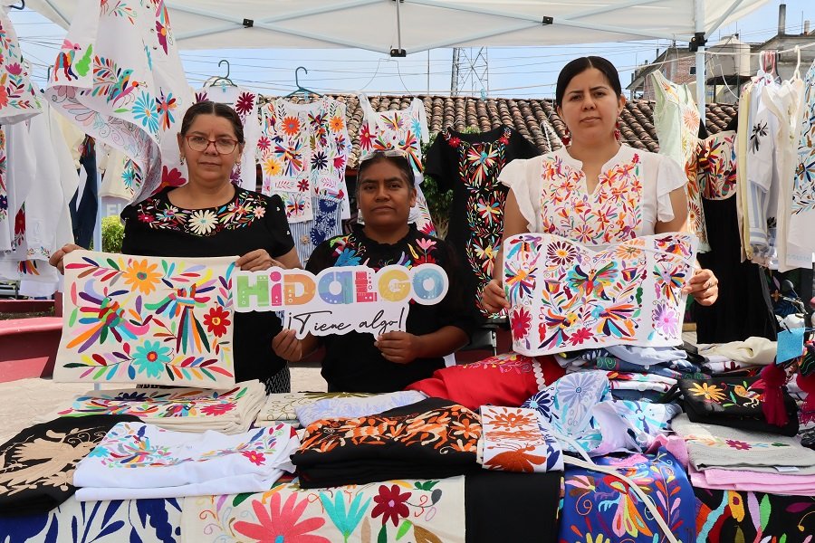 Hidalgo Reconoce a 101 Personas Artesanas Por Obtener Récord en la  Exposición de Bordados y Tejidos Más Grande del Mundo