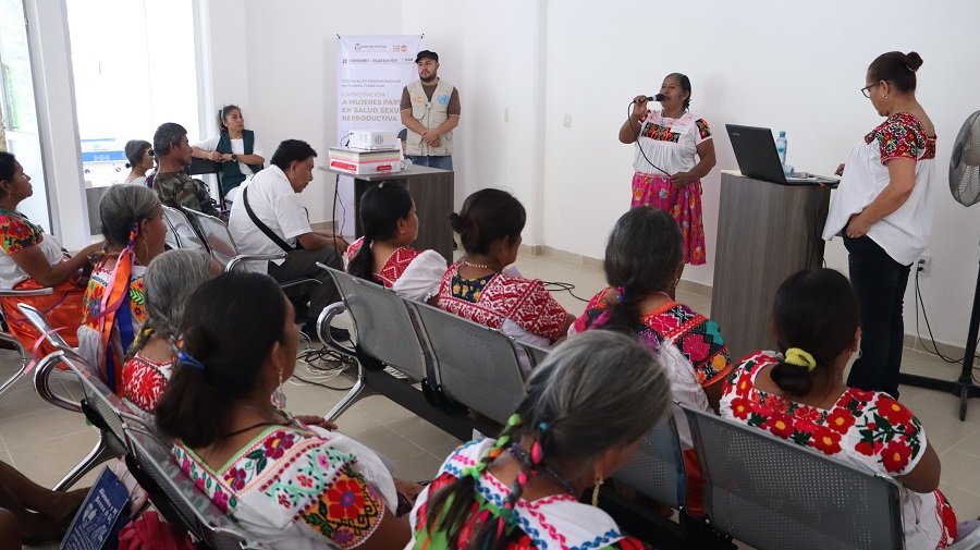 Reconocen y Fortalecen Saberes de Mujeres Parteras en la Huasteca