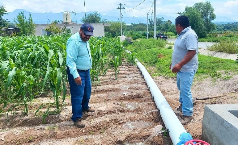 SIPDUS Entrega Tubería de Compuertas Para Optimizar el Riego en Ixmiquilpan