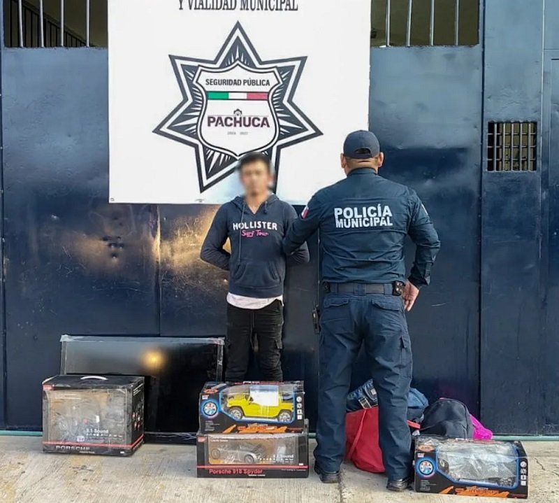Se Metió a una Casa en la Colonia Santa Julia, fue Sorprendido Infraganti con los Objetos Robados