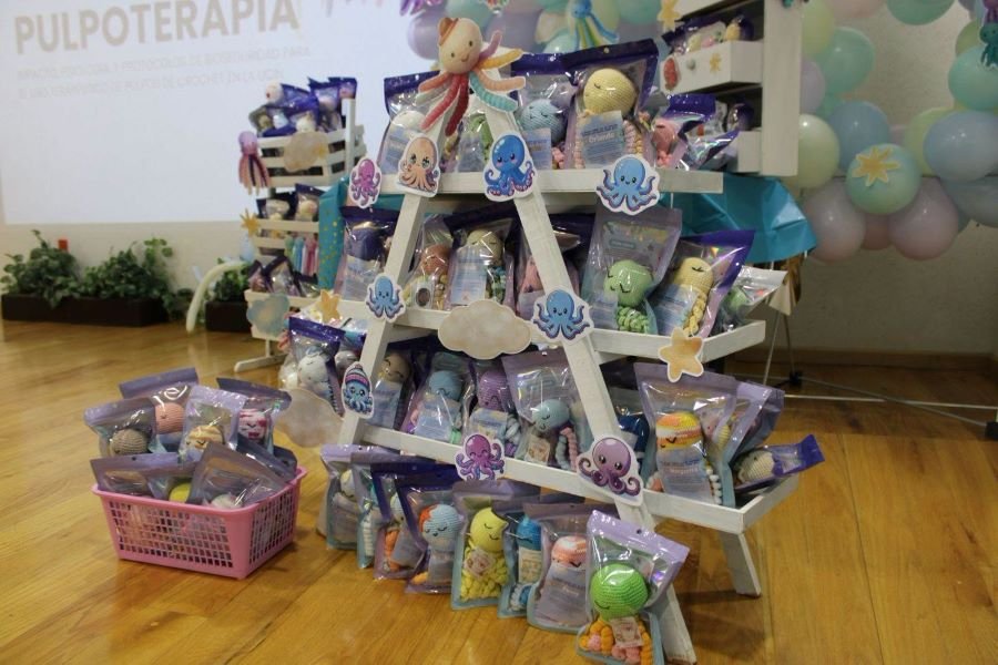 Supera “Pulpissste” Su Meta Original Con Más De 400 Pulpos Recolectados, Hidalgo Tejió Con El Corazón.