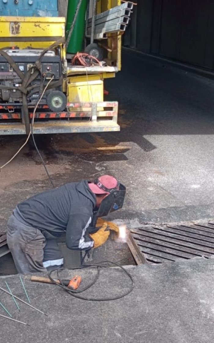 Repararán Autos Dañados Por Rejilla Rota En El Río de Las Avenidas de Pachuca
