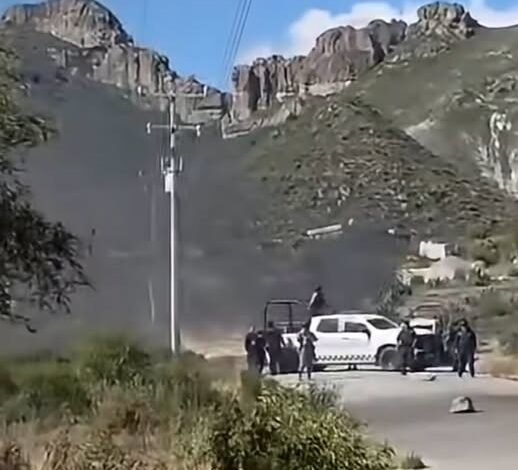 Siete Elementos del Ministerio Público Fueron Retenidos Por Vecinos del Nandho y Quemaron Una Camioneta