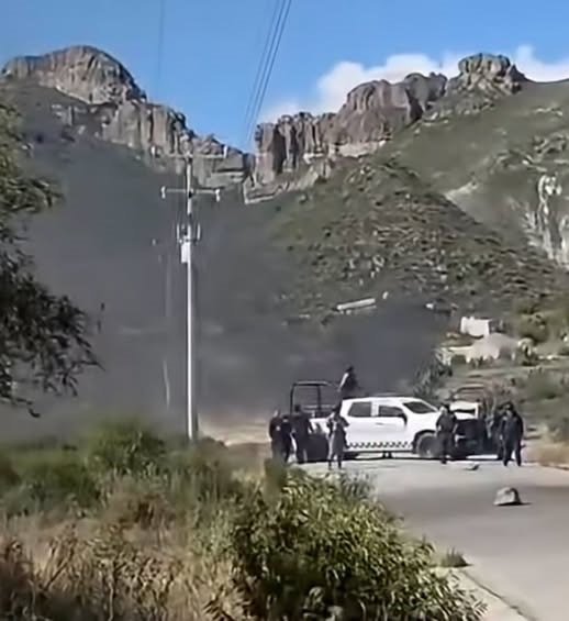 Siete Elementos del Ministerio Público Fueron Retenidos Por Vecinos del Nandho y Quemaron Una Camioneta