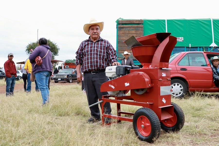Apoyos por casi 7 millones de pesos fortalecen al campo hidalguense