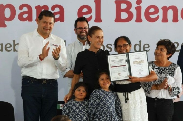 El Programa de Vivienda Beneficiará A 12 Millones de Familias; Es Un Cambio Profundo, Somos Uno Mismo El Pueblo y El Gobierno: Presidenta Claudia Sheinbaum Entrega Vivienda Para El Bienestar en Puebla