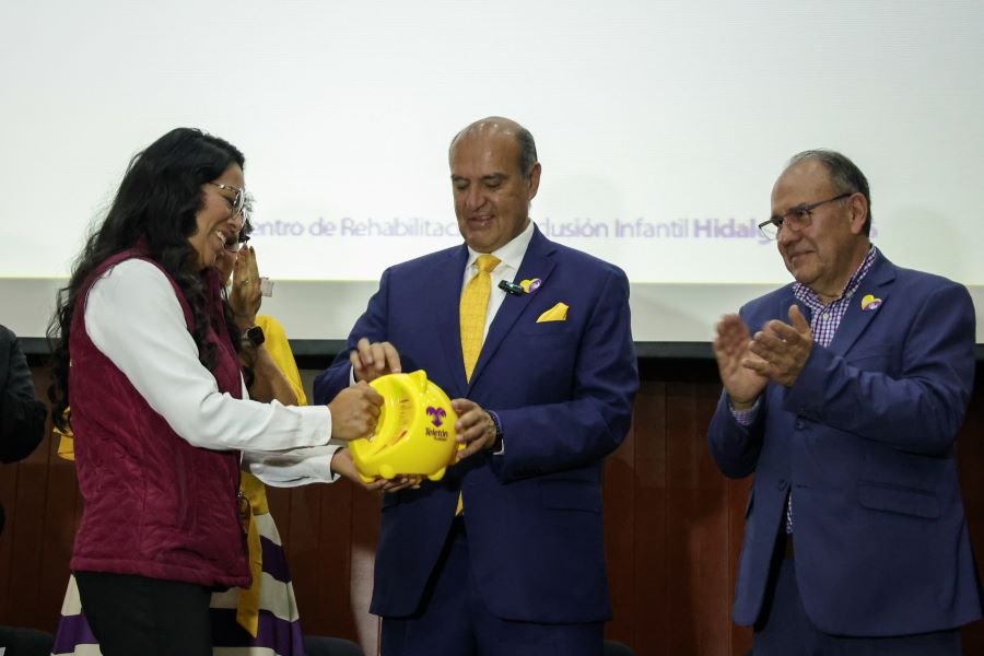 Encabeza Natividad Castrejón el arranque de la Campaña Boteo Teletón 2026 en la SEPH