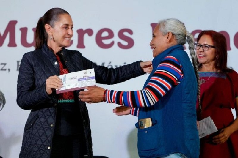 Es En La Cuarta Transformación Cuando Más Se Reconoce a Las Mujeres: Presidenta Claudia Sheinbaum Entrega Tarjetas de La Pensión Mujeres Bienestar en Naucalpan, Edomex