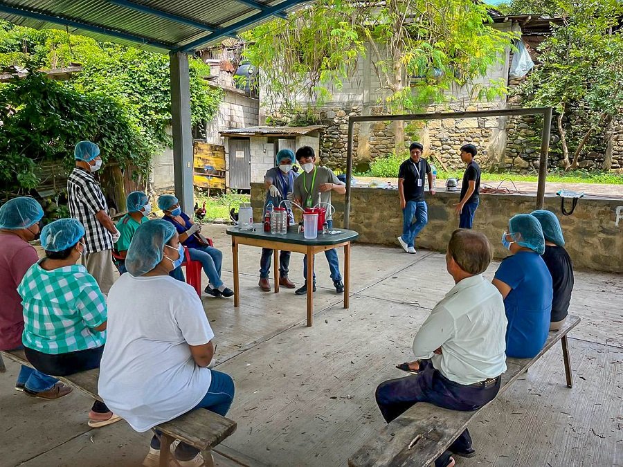Estudiantes de la UPH llevan capacitación agroindustrial a comunidades de la Huasteca