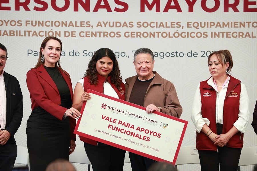Julio Menchaca Promueve el Bienestar Integral de las Personas Adultas Mayores