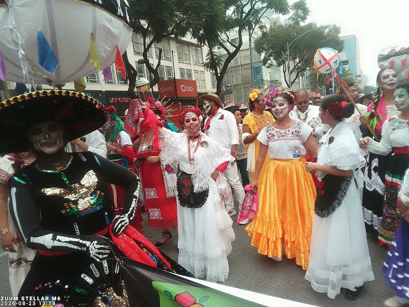 Lo vuelven hacer las Catrinas Regionales, ahora con la Banda Monumental Oaxaqueña.