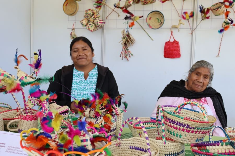 Sebiso gestionó 20 espacios para personas artesanas en la Feria de San Agustín Metzquititlán 2026