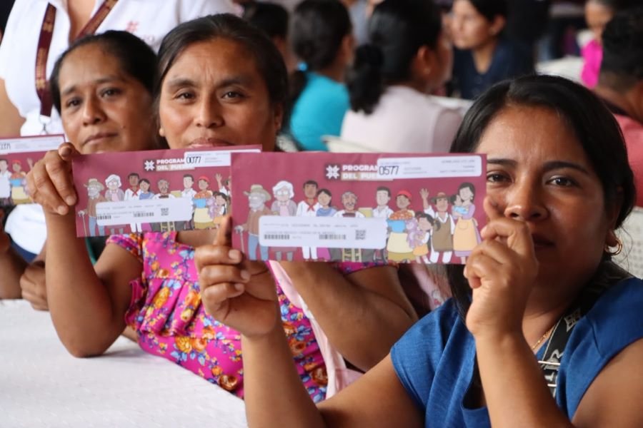 Sebiso intensifica entrega de tarjetas en tres regiones de Hidalgo