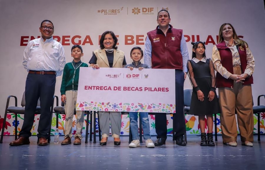 Brinda DIF Hidalgo becas para apoyar la economía familiar de niñas, niños y adolescentes usuarios de PILARES