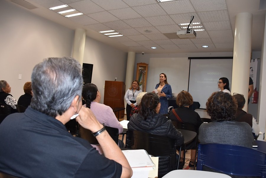 Con herramientas para un envejecimiento saludable, inicia curso dirigido a persona mayores