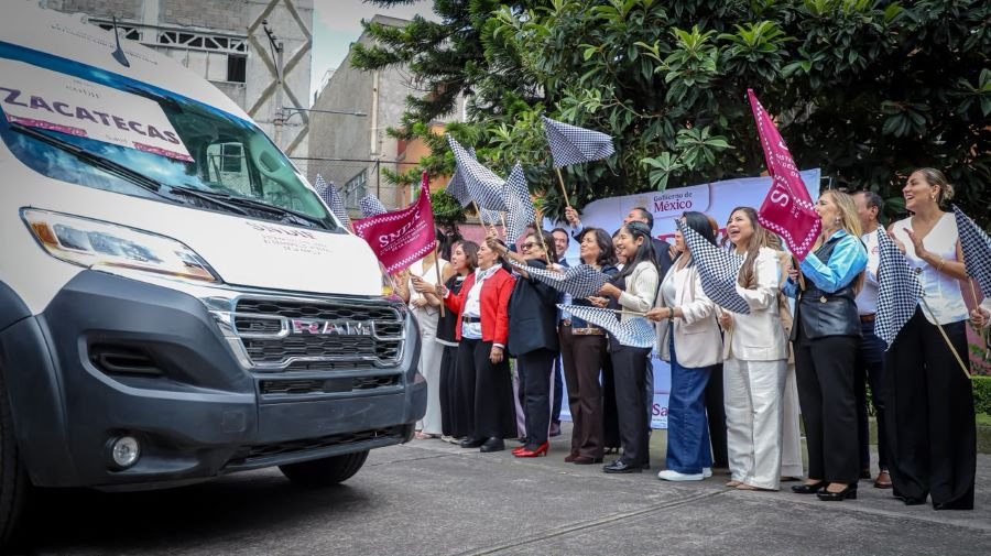DIF Hidalgo recibe tres camionetas adaptadas para transporte de personas con discapacidad