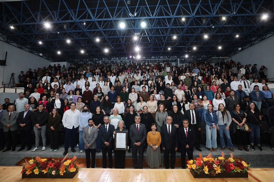 Honra la UAEH a Cristina Rivera Garza con el Premio Juan Crisóstomo Doria