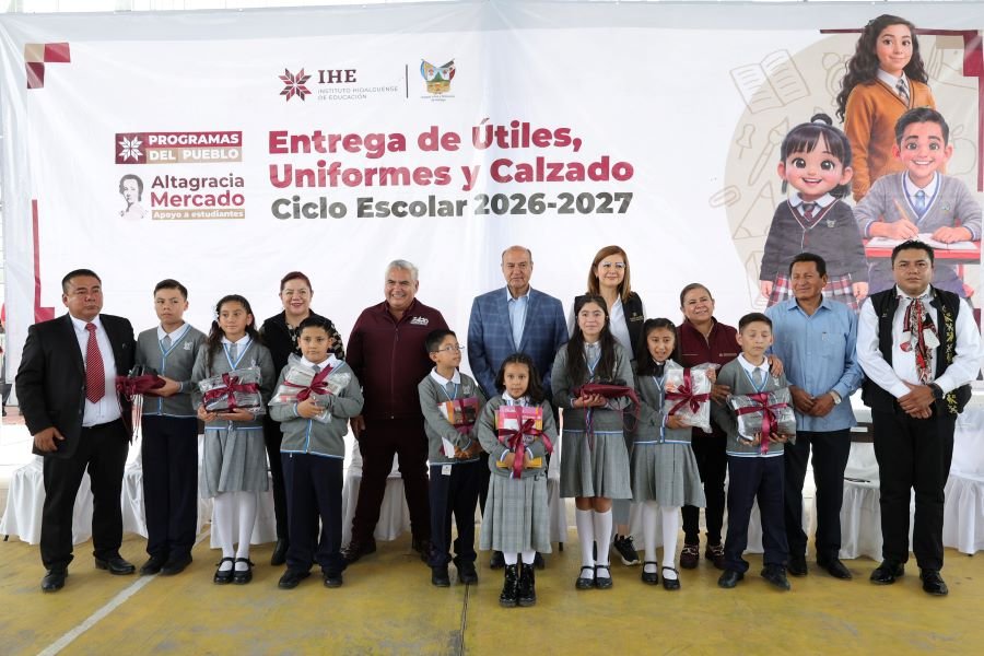 Natividad Castrejón entrega útiles, calzado y uniformes del programa estatal Altagracia Mercado, en cinco municipios