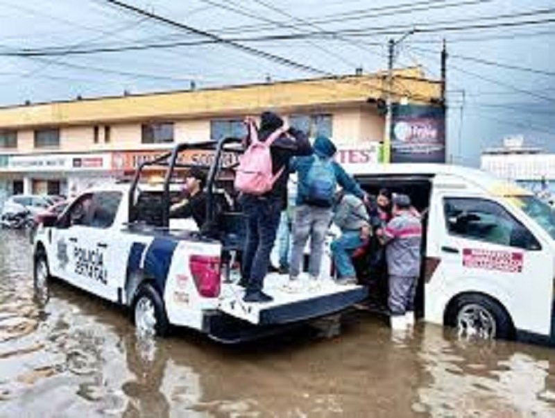 Policía Estatal Mantiene Vigilancia y Auxilio Ante Lluvias en Hidalgo