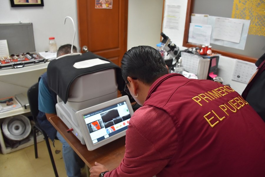 Adultos mayores en Hidalgo acceden a tecnología de alta precisión gratuita para cuidar su salud visual