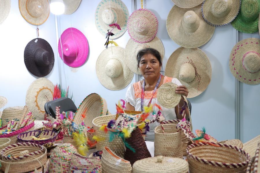 Ahorro y espacios gratuitos favorecen a artesanos en la Feria de San Francisco