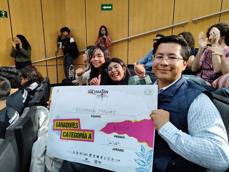 Gana filtro de maguey creado por alumnos de la UAEH el Climatón nacional