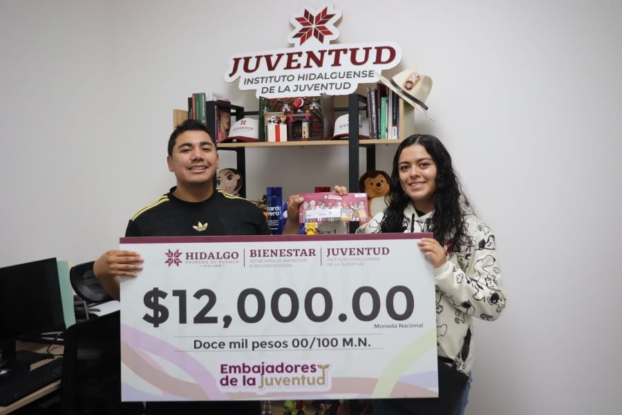 Jóvenes de Hidalgo reciben apoyos para impulsar sus proyectos y formación