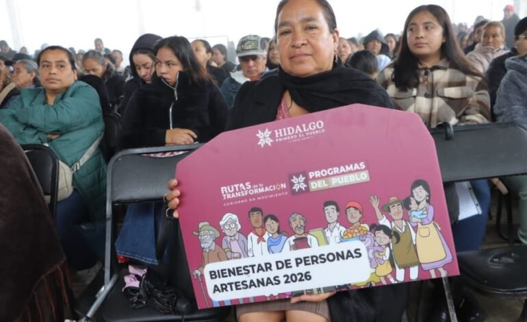 Entrega Sebiso Apoyos de Programas Sociales en la región Otomí-Tepehua