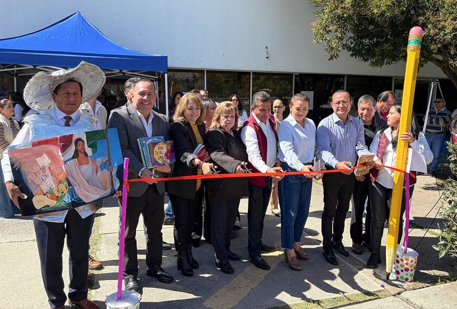 SEPH Reúne 5 Mil 932 Libros en la Cuarta Edición del Kilómetro del Libro